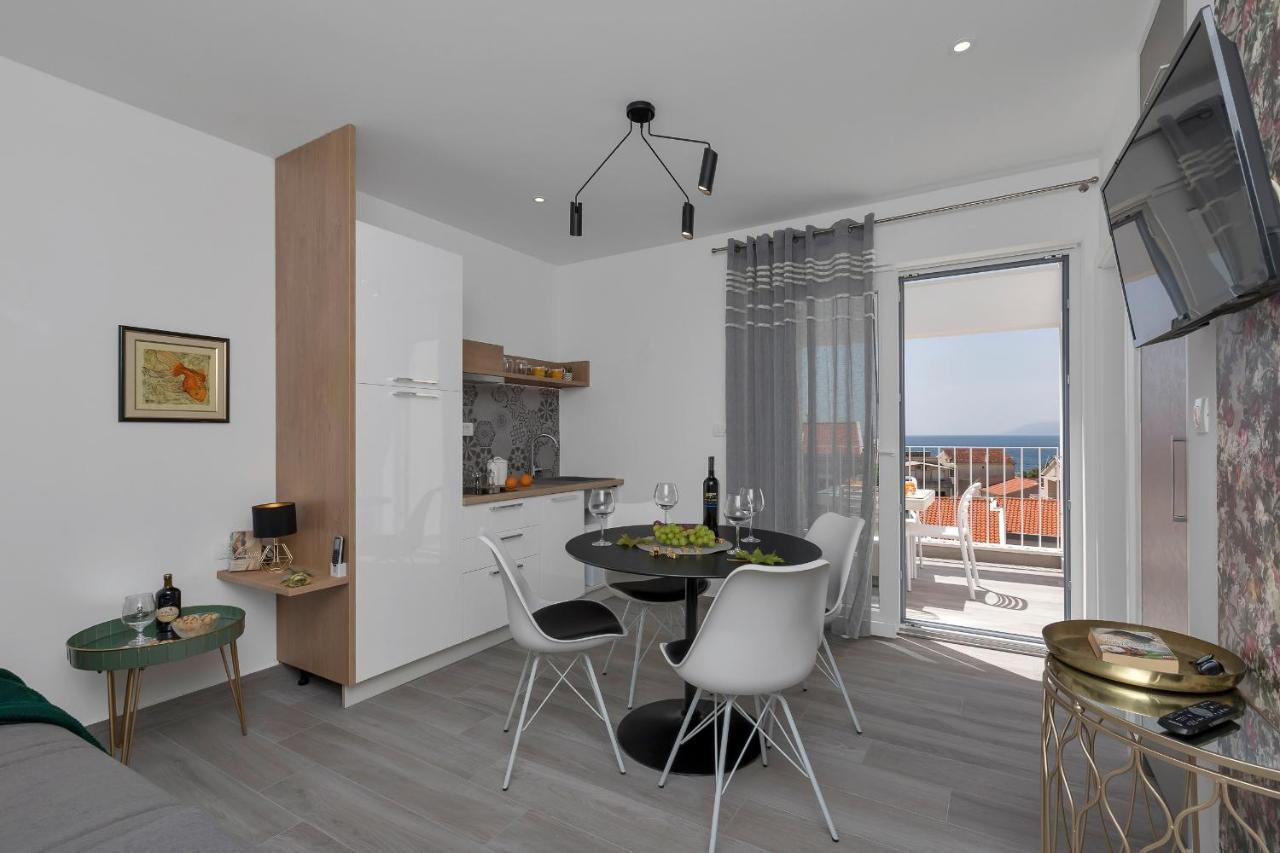 Apartments Strada Tučepi Oda fotoğraf